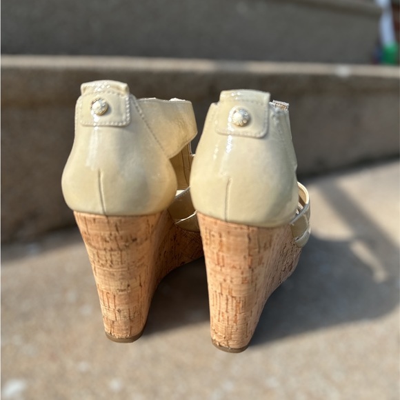 Michael Kors Damita Wedge sandals - Picture 2 of 5